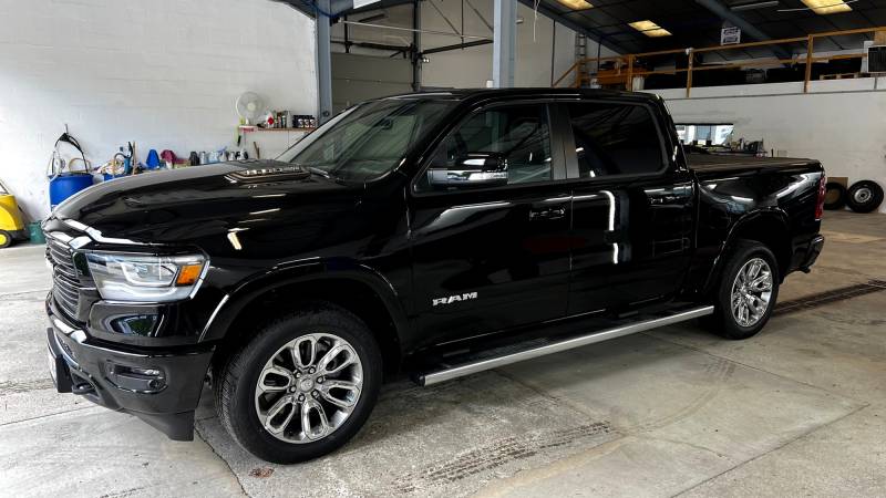 Pose de céramique CSU Gtechniq sur Dodge RAM 1500 neuf à Limoges