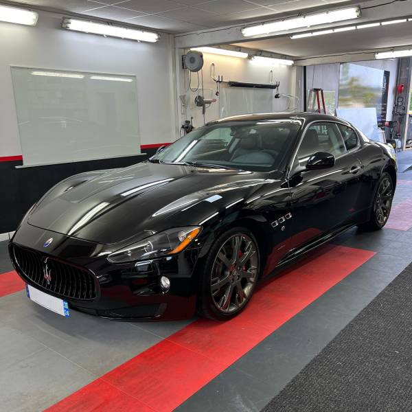 Polissage sur Maserati GrandTurismo